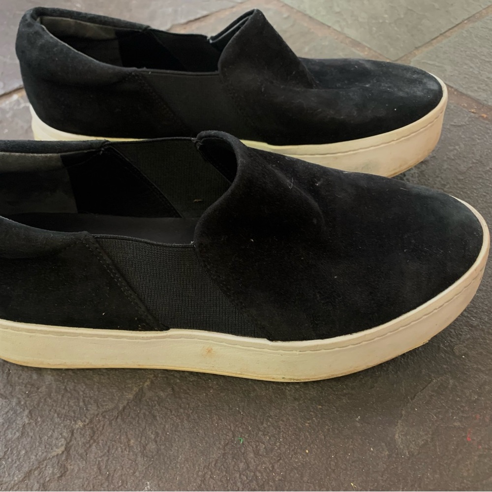 Vince Warren Black suede shoes, size 7